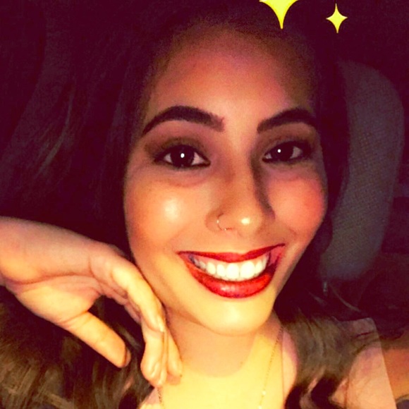 Meet your Posher, Sara - Picture 1 of 1